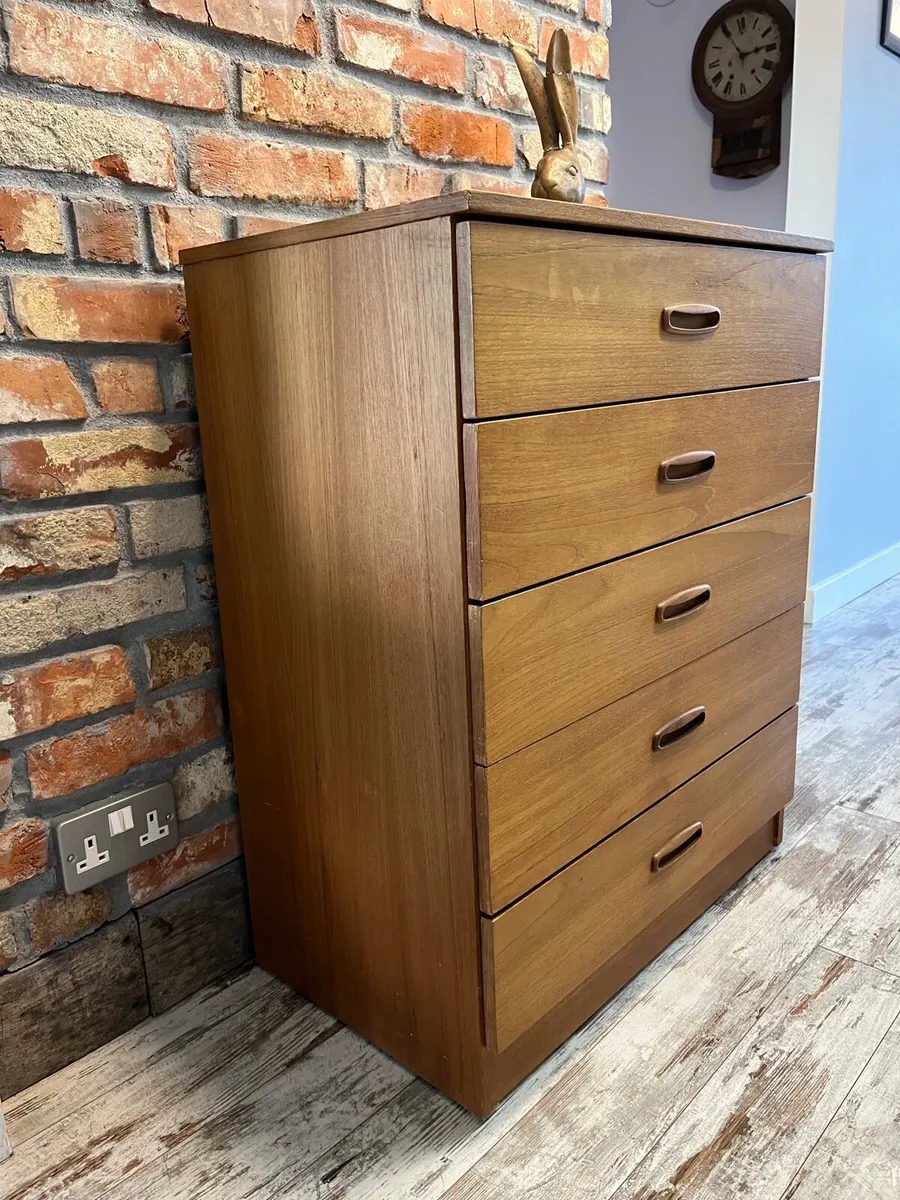 Mid century Chest of drawers - Image 1