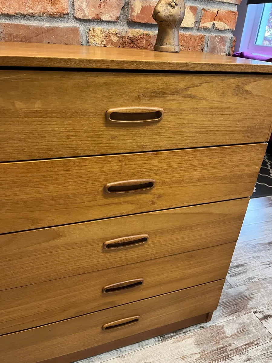 Mid century Chest of drawers - Image 3