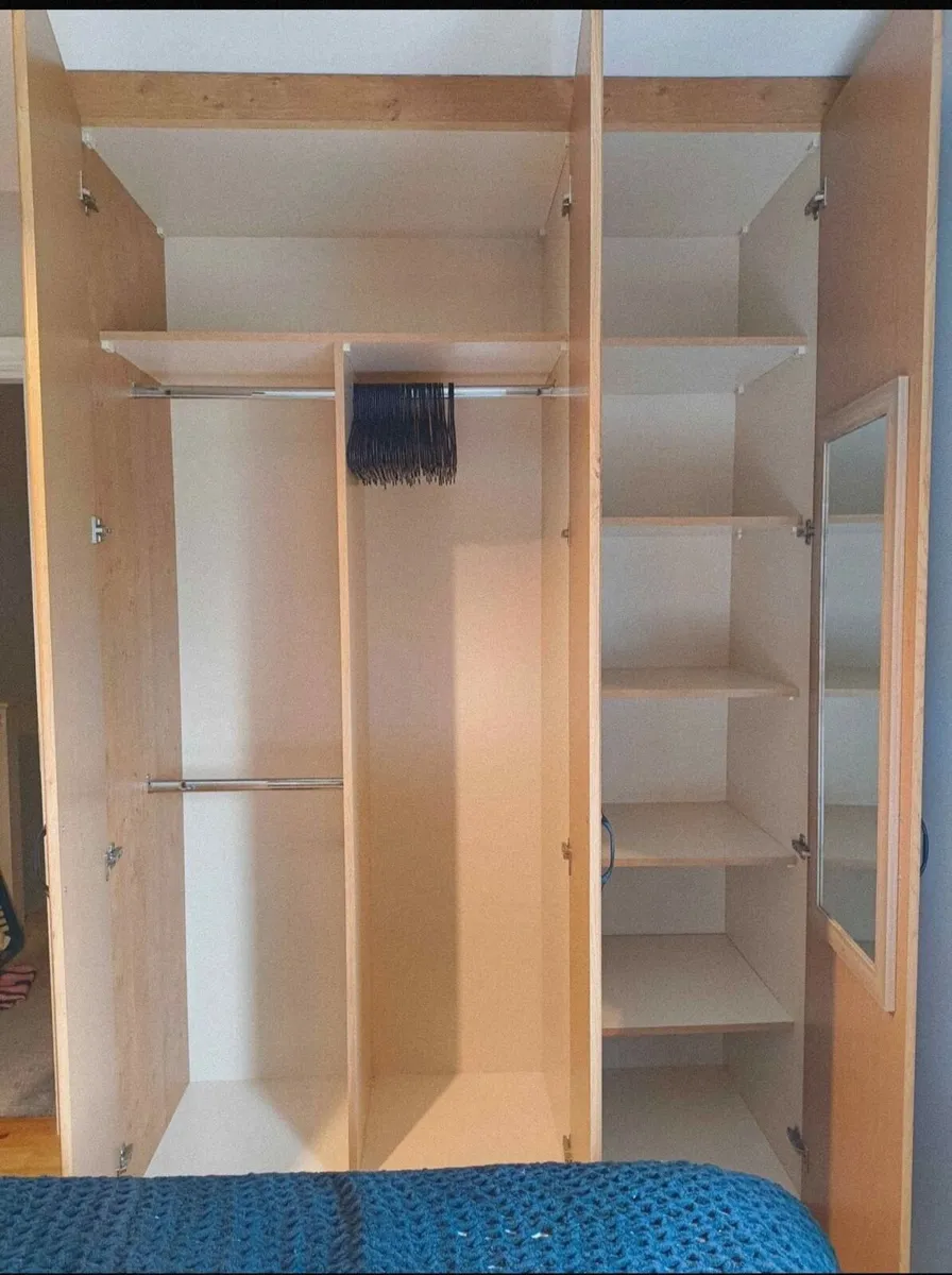 Big wardrobe - Image 2