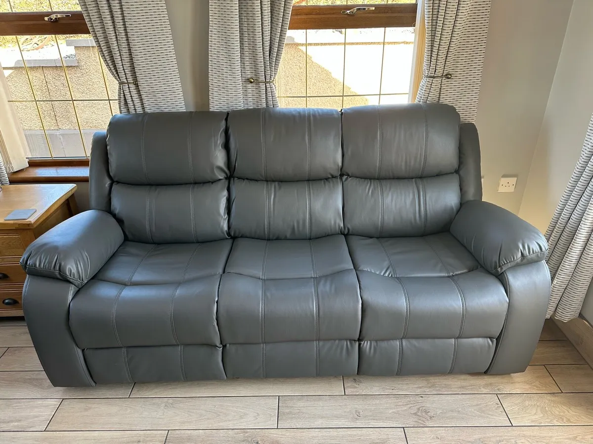 Grey leather 3+2 recliner sofa suite couch set - Image 1