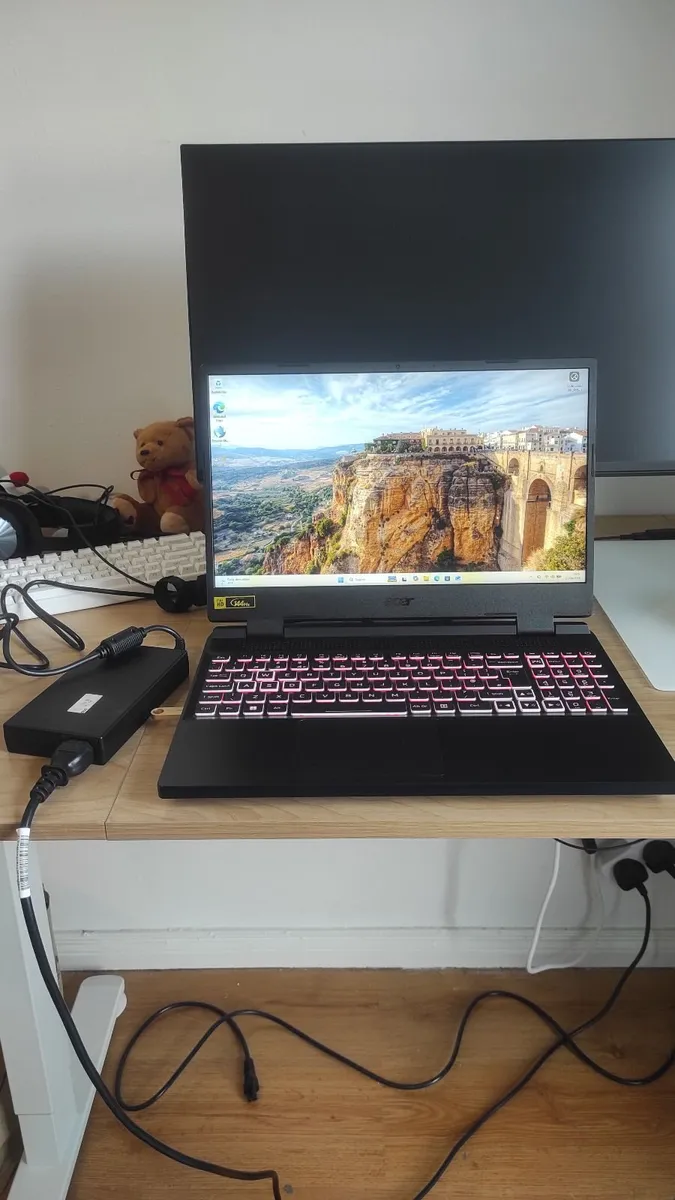 Acer Nitro 5 RTX 4050 / i5 / 16GB / 144Hz - Image 1