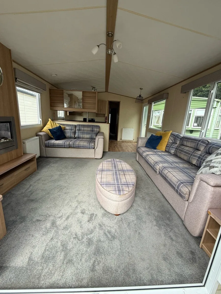 Abi Derwin 37-12 Full winter pack At TPS Caravan - Image 3