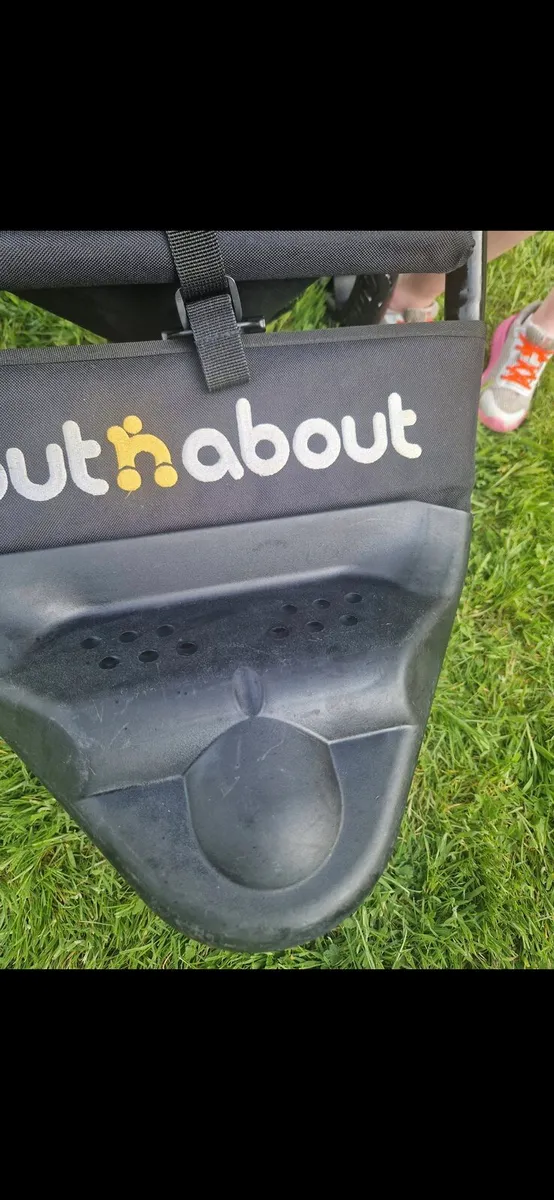 Out n about single and double - Image 4