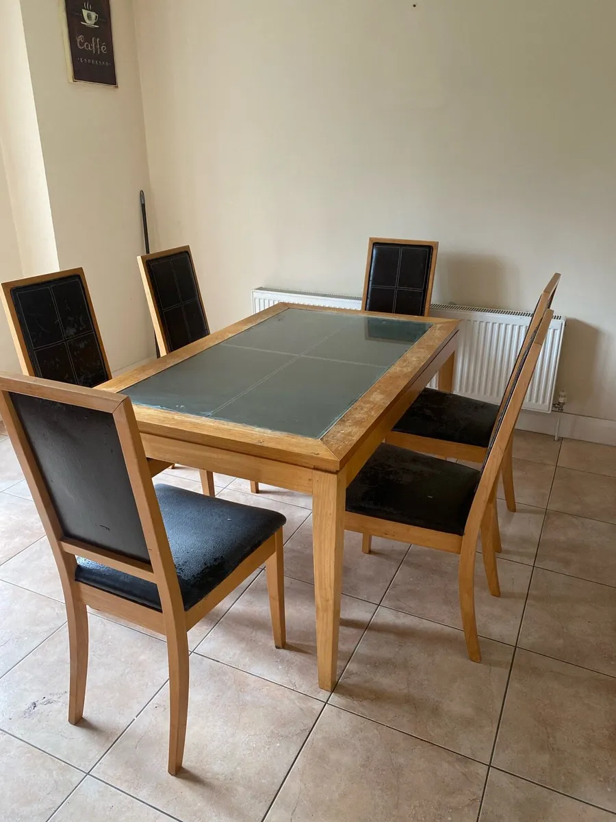 Table & Chairs
