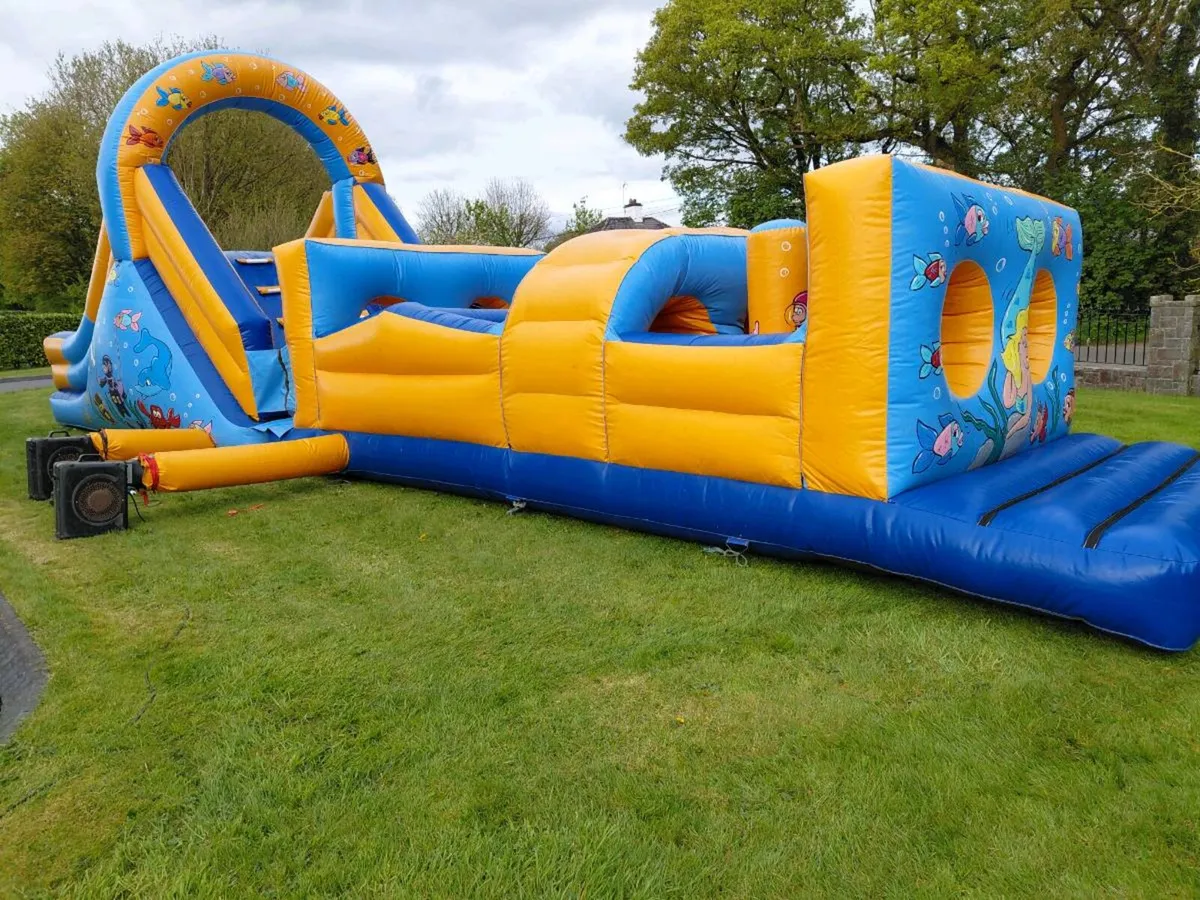Bouncy castle - Image 2