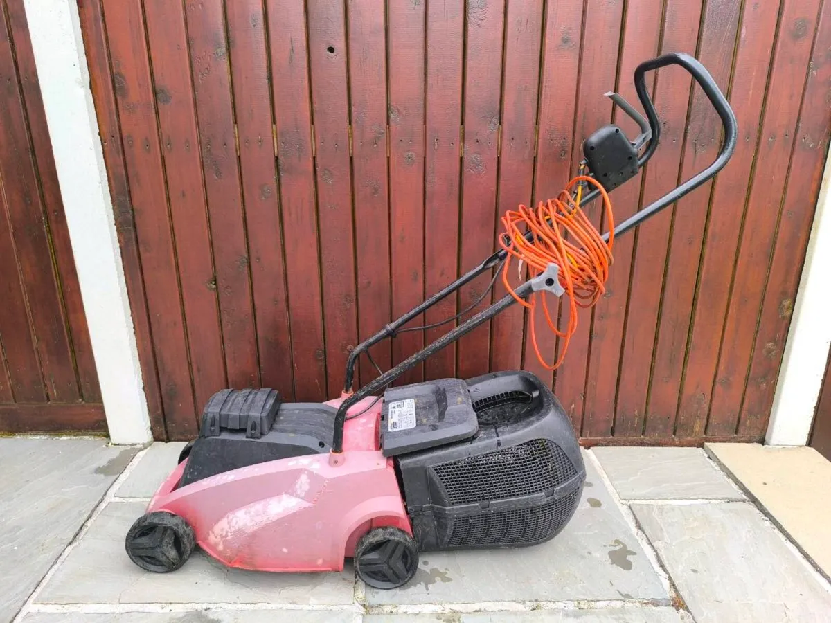 Electric lawnmower working great - Image 3