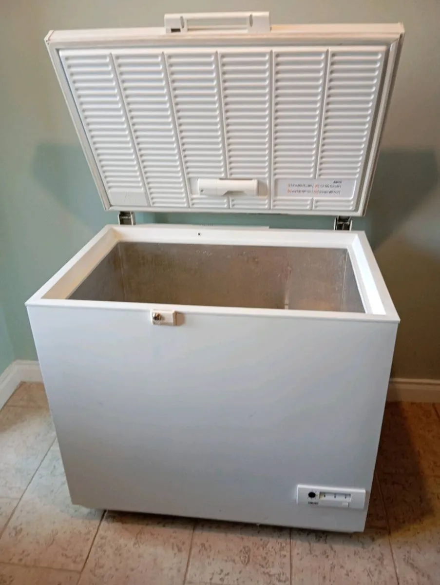 Zanussi chest freezer - Image 2