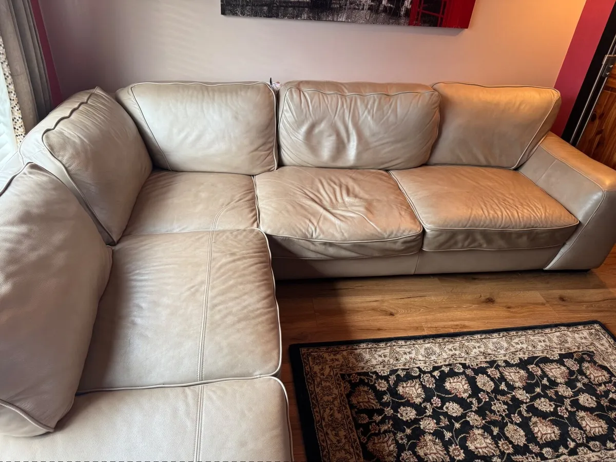 Leather L shaped couch - Image 3