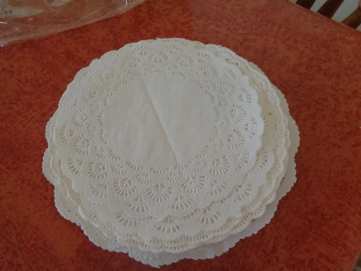 Selection of Paper Doiles for Sale - Image 1