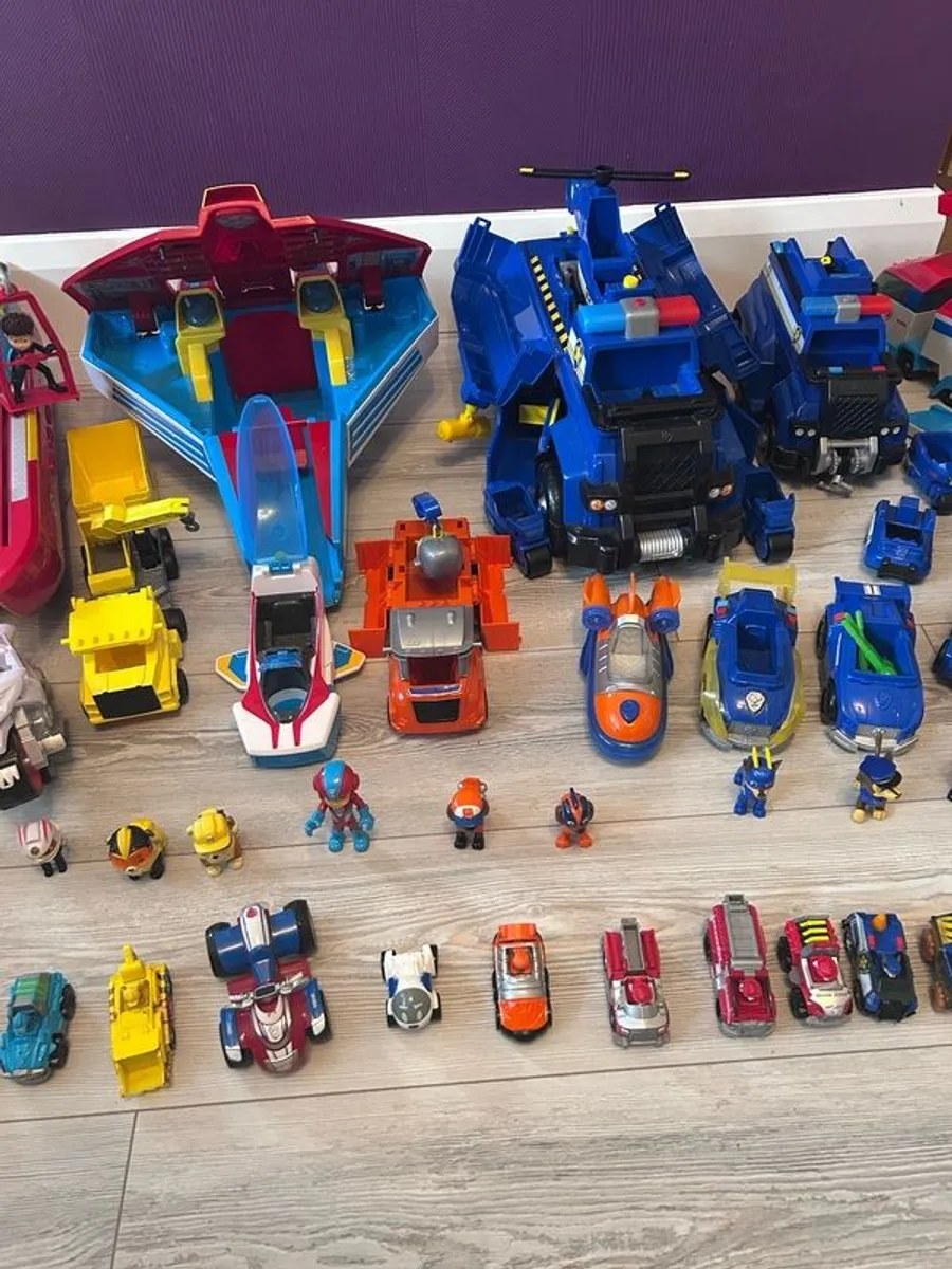 Paw Patrol toys 50+ pieces - Image 3
