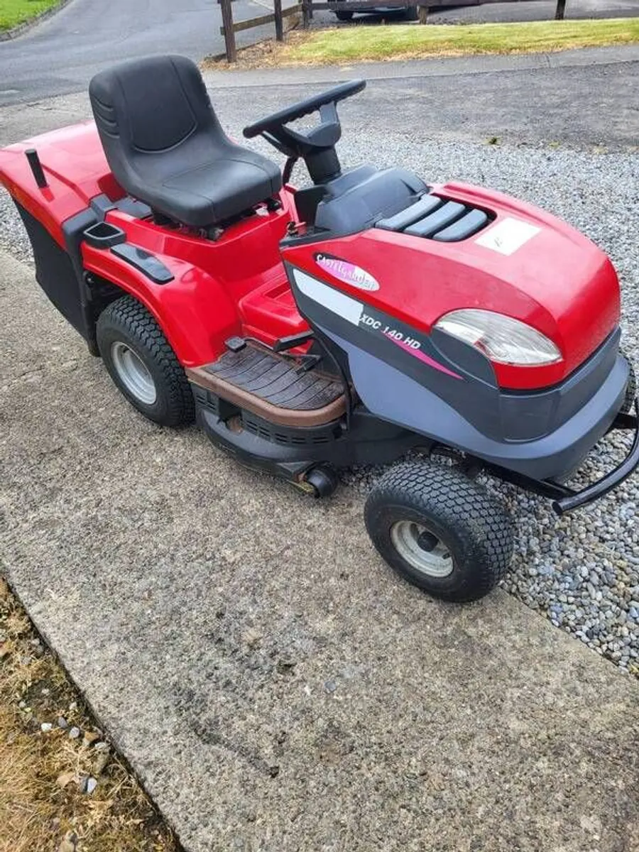 Castlegarden ride on mower - Image 2