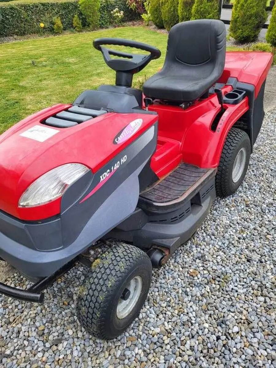 Castlegarden ride on mower - Image 3