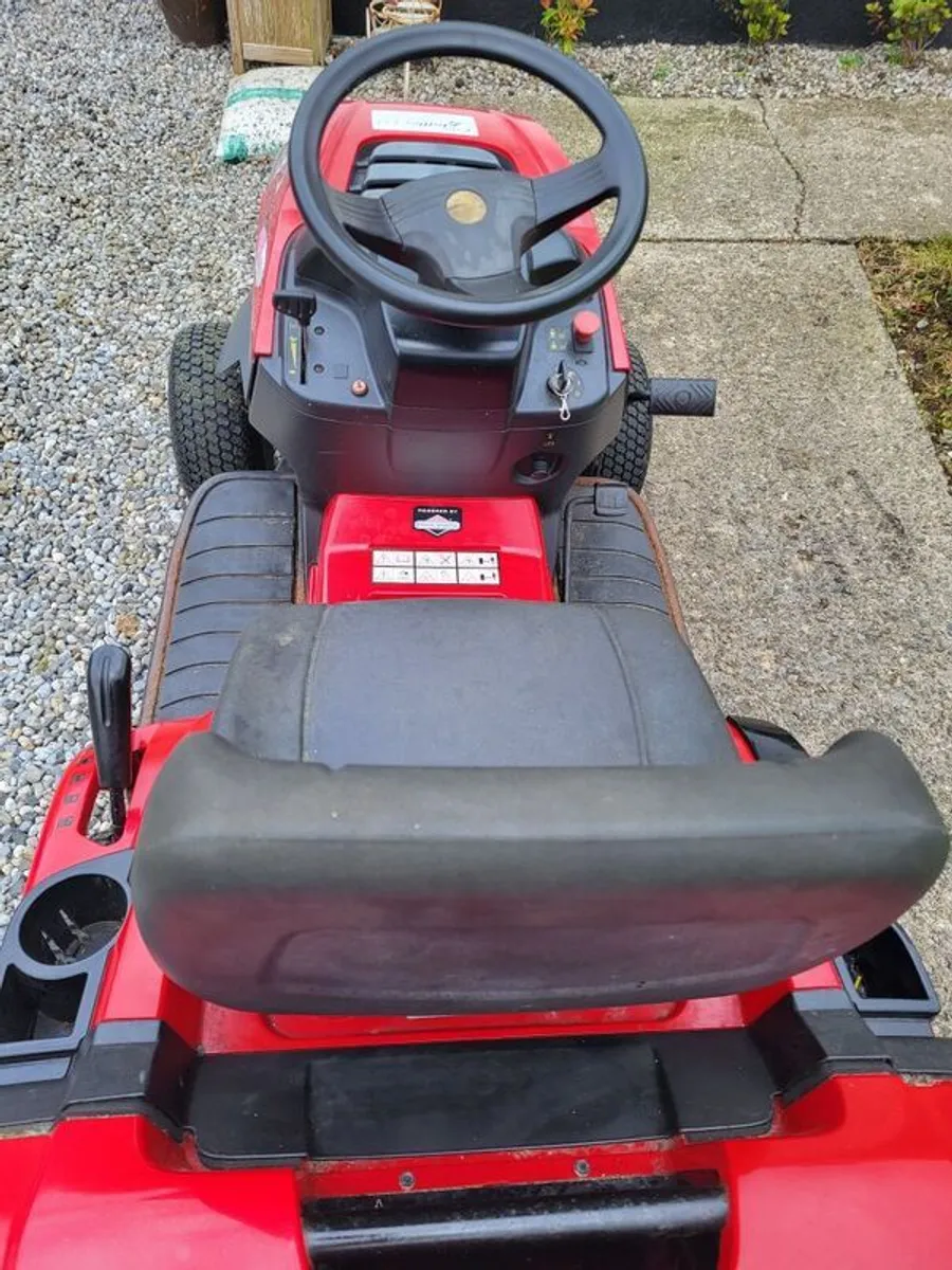 Castlegarden ride on mower - Image 4