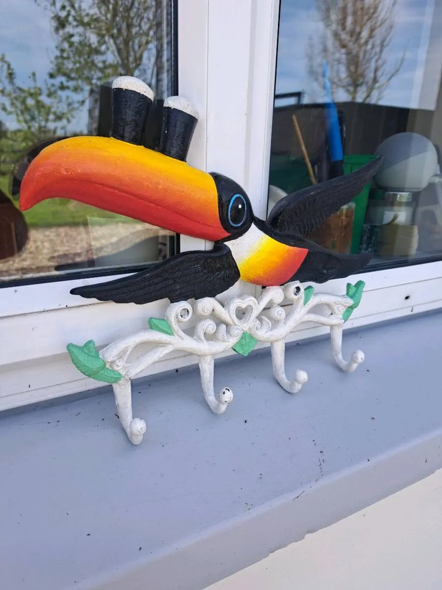 Guinness cast iron coat hanger - Image 1