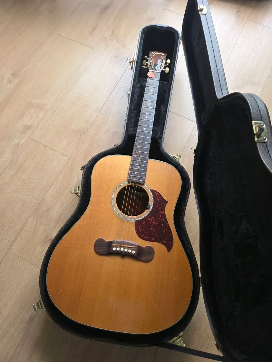 Takamine Hard Case As New - Image 3