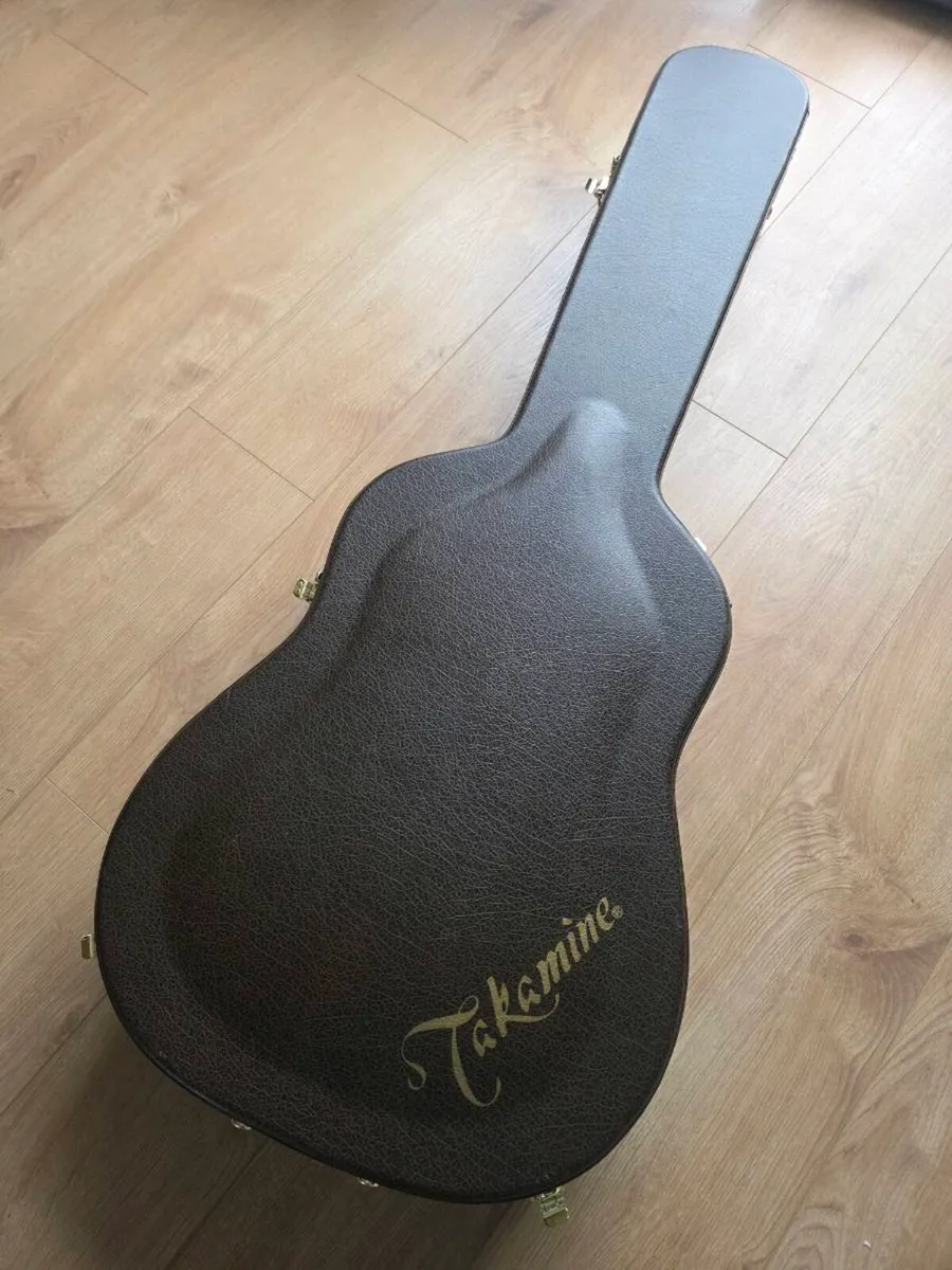 Takamine Hard Case As New - Image 1