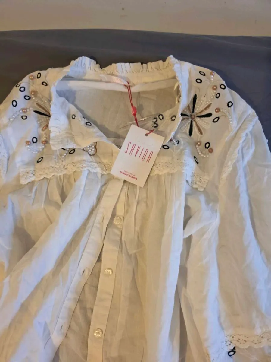 Button up blouse with pearl details - Image 3