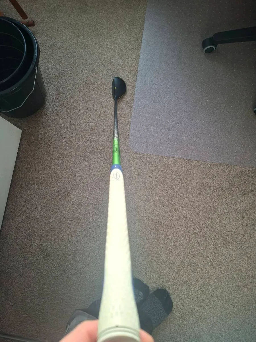 Cobra 4 hybrid Tour stiff shaft - Image 1