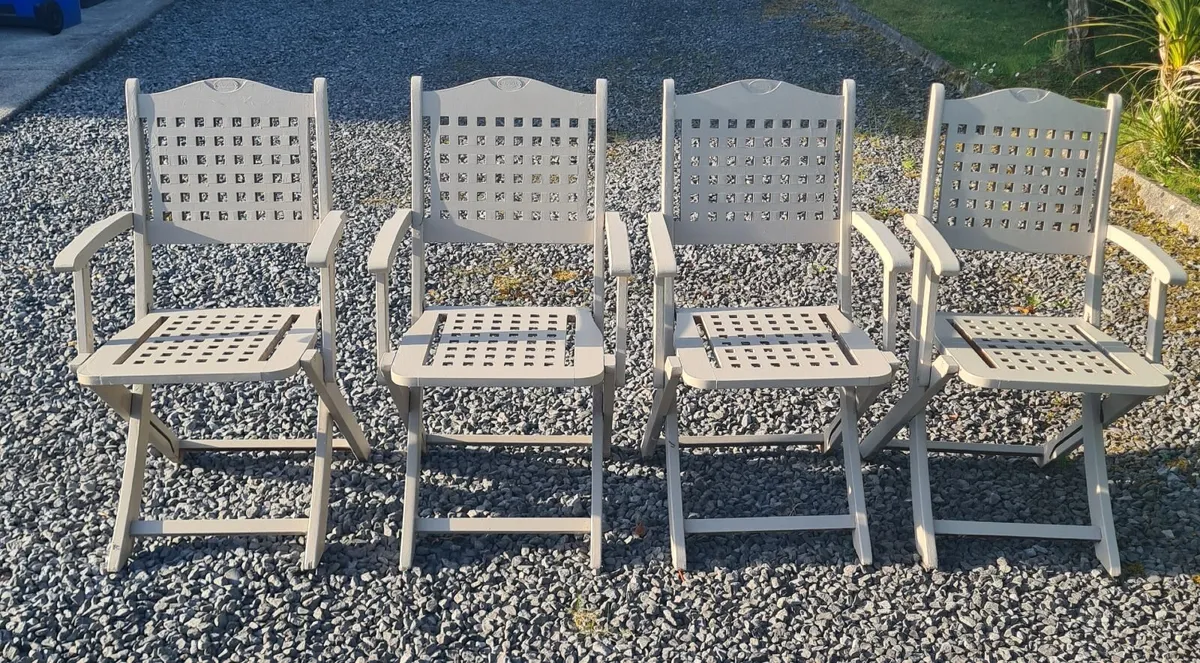 Garden table and chairs - Image 4