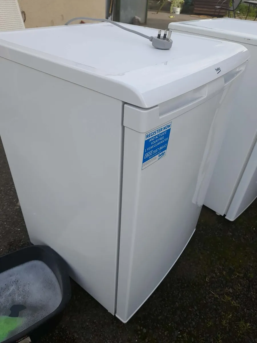 Under counter fridge - Image 3