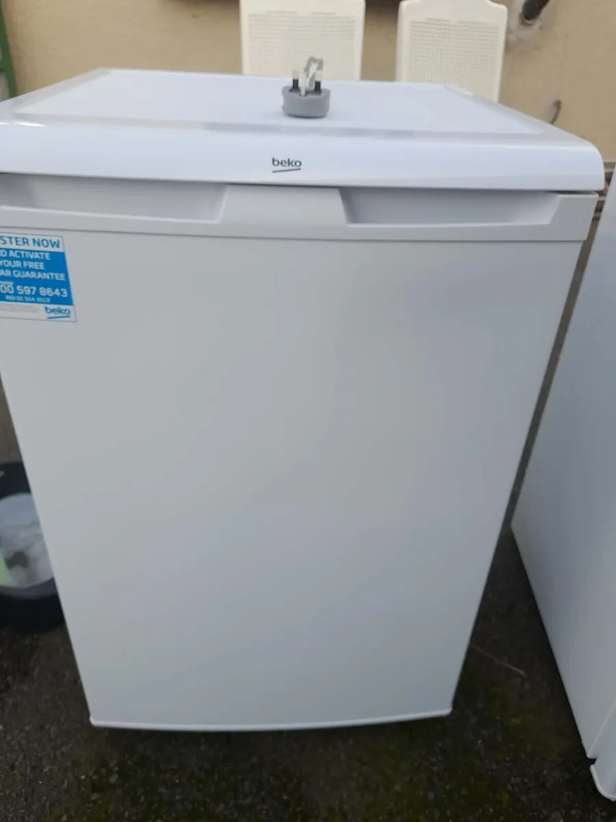 Under counter fridge - Image 4