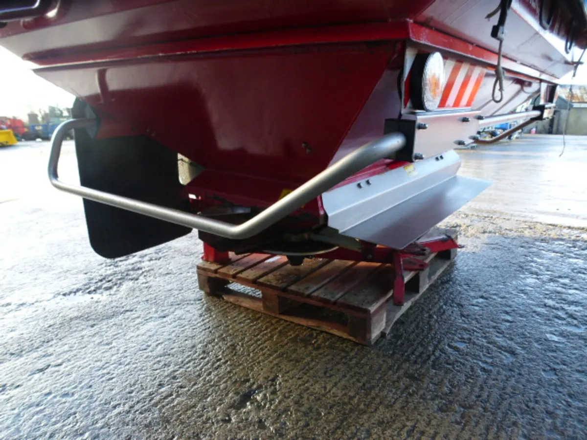 Centerliner SX Fertiliser Spreader - Image 3