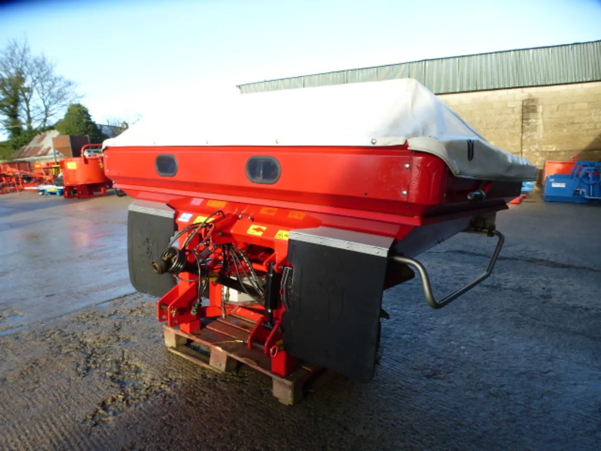 Centerliner SX Fertiliser Spreader - Image 2