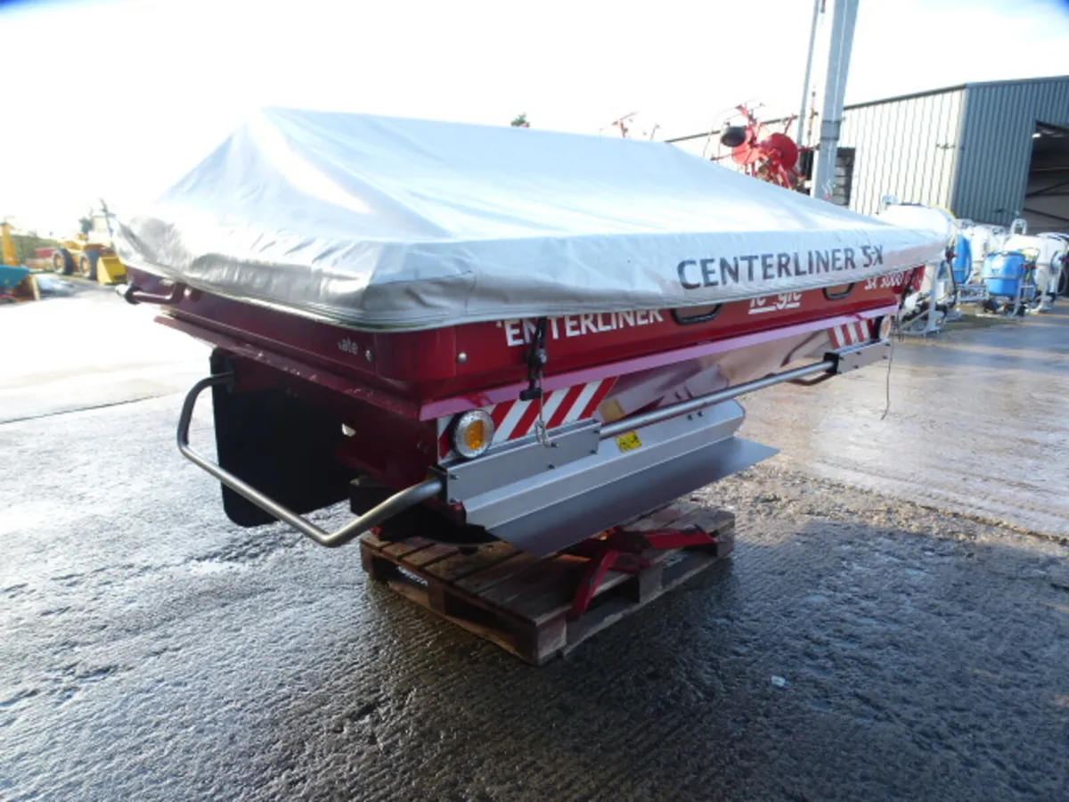 Centerliner SX Fertiliser Spreader - Image 1