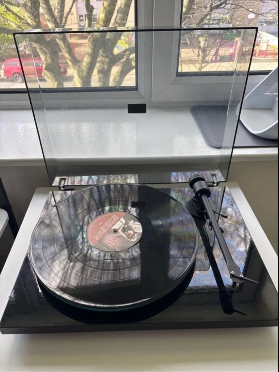 ProJect T1 EVO BT Turntable - Image 1