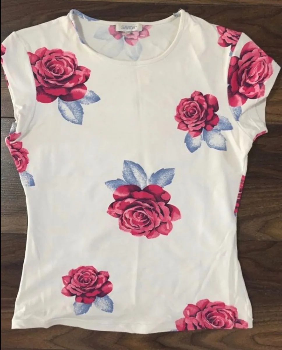 Ladies Tops in ex condition from €5 - Image 4