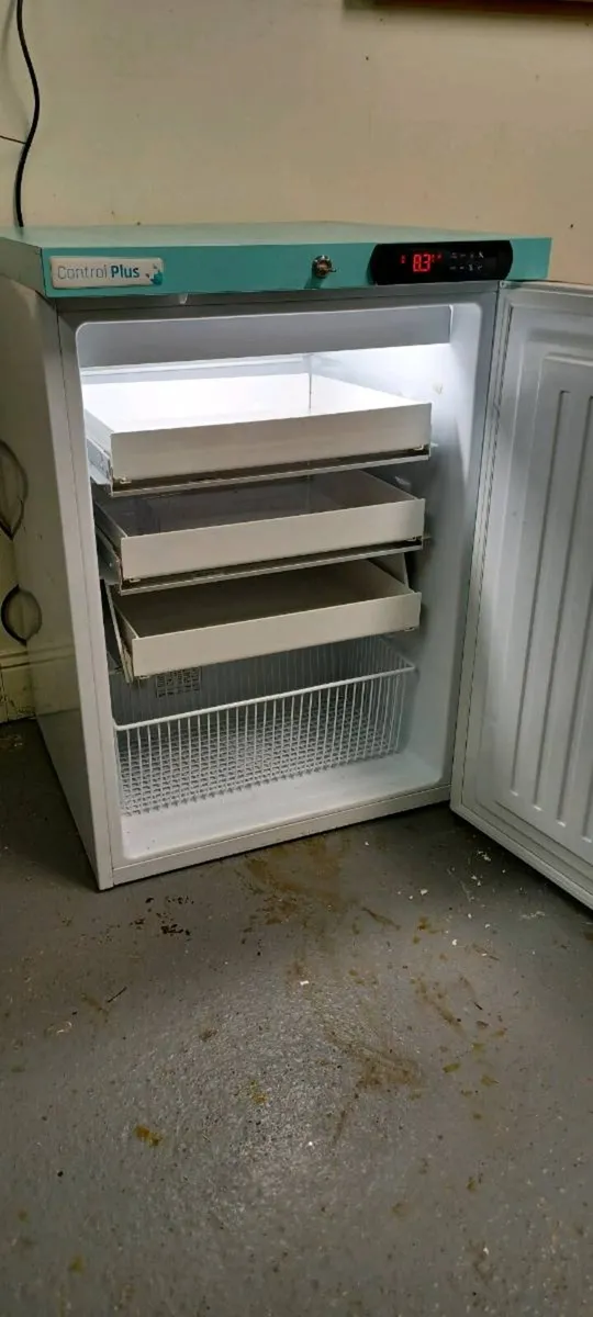 Medical fridge - Image 2
