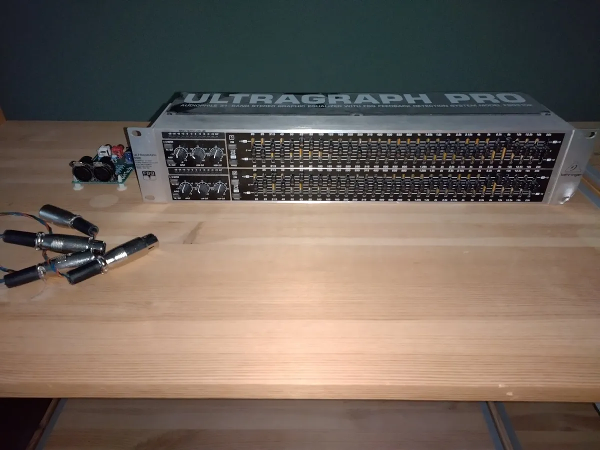 Behringer Ultragraph Pro FBQ3102 - Image 1