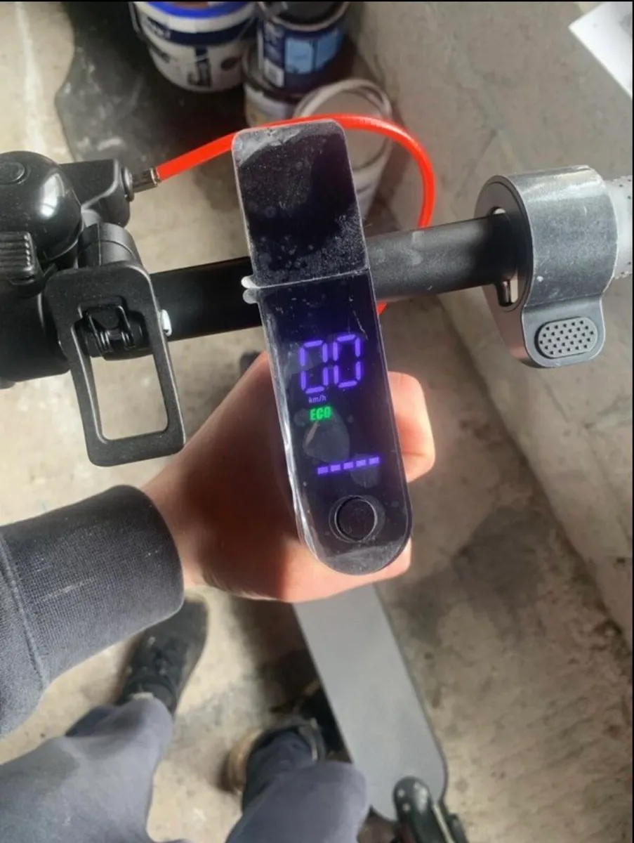 Electric scooter - Image 2