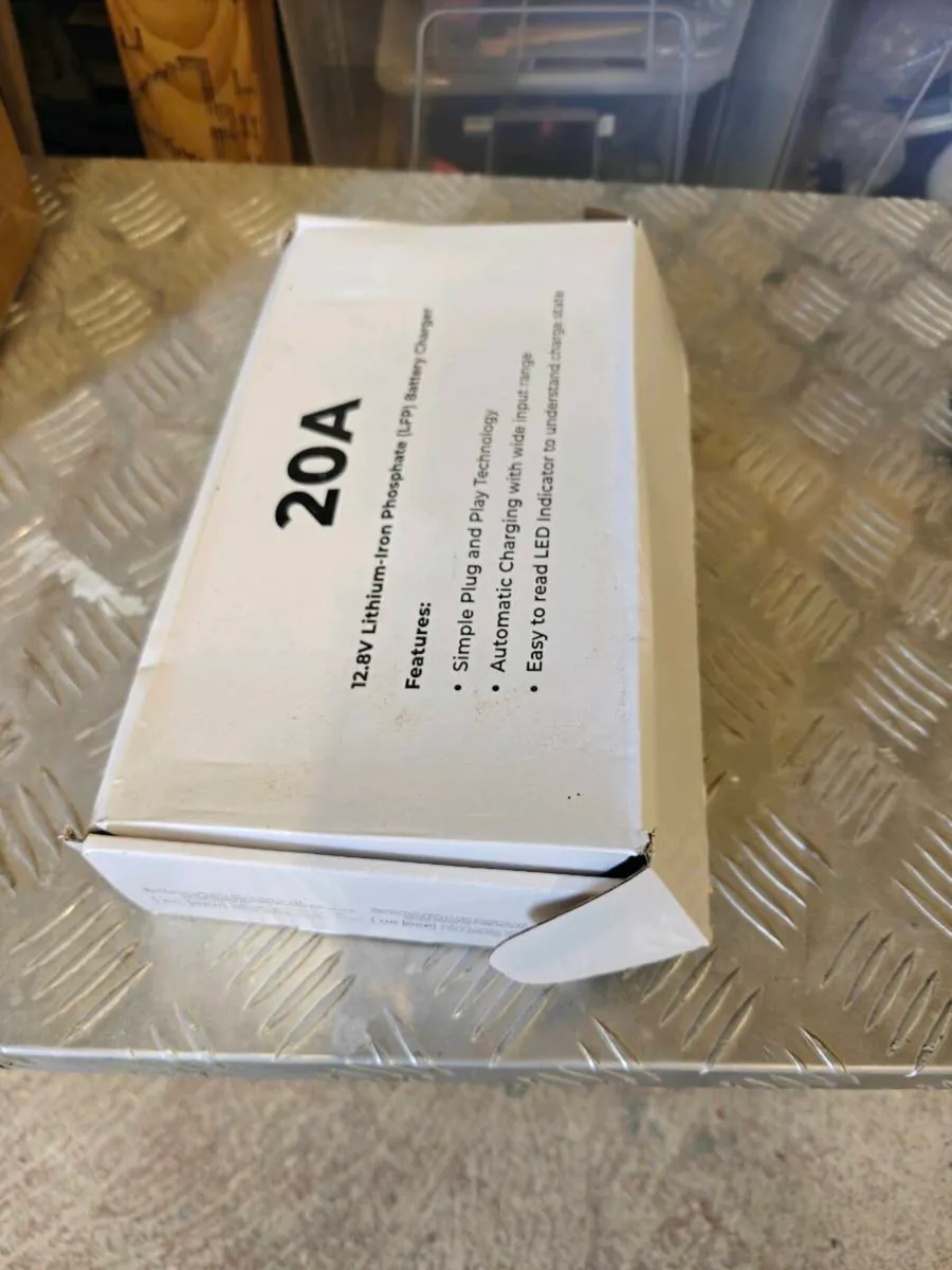 Renogy 12v lithium battery charger - Image 2