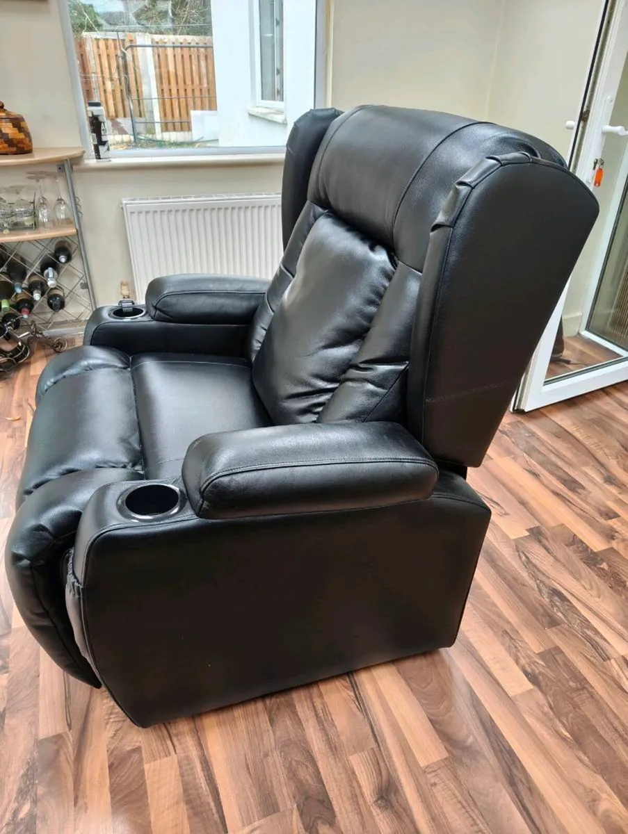 Leather riser reclining chair - Image 2
