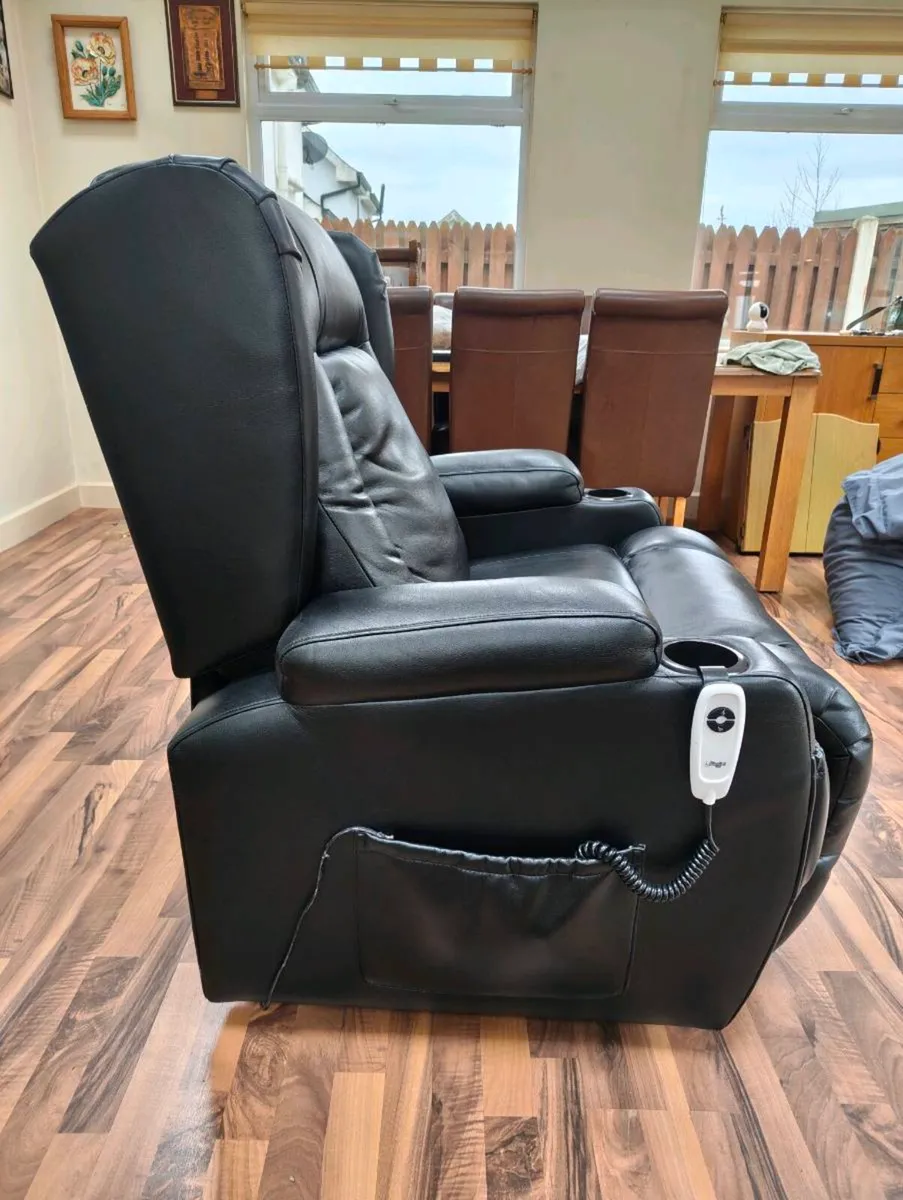 Leather riser reclining chair - Image 4