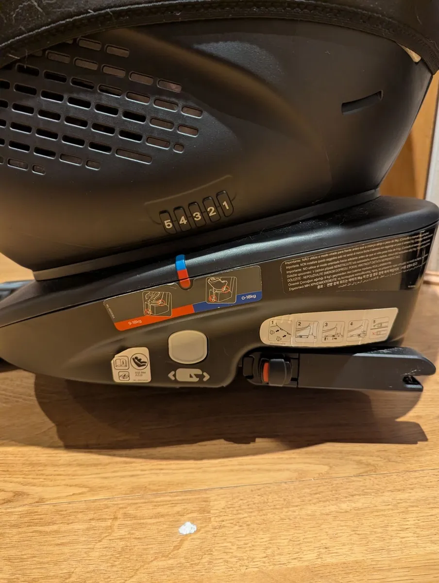 Baby car seat - Graco Turn2Me - Image 4