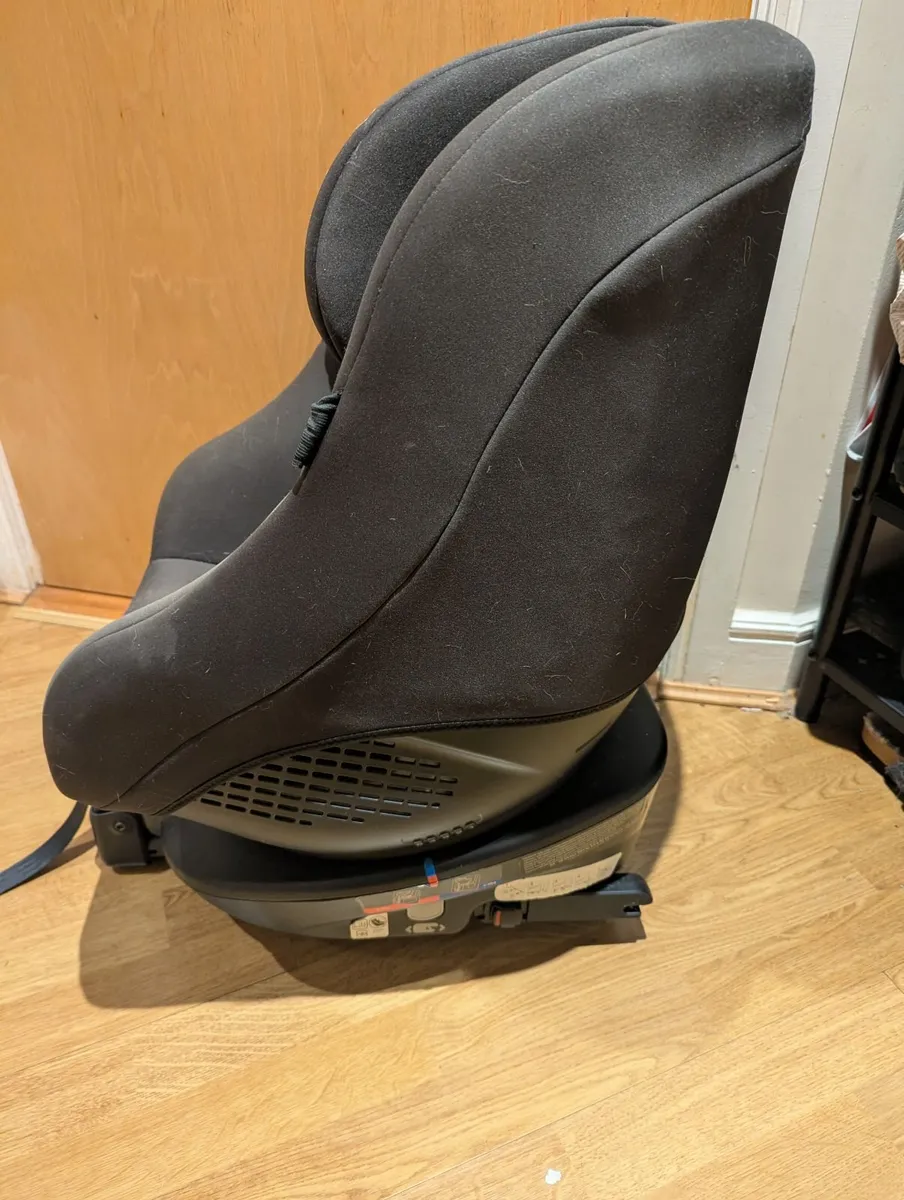 Baby car seat - Graco Turn2Me - Image 3