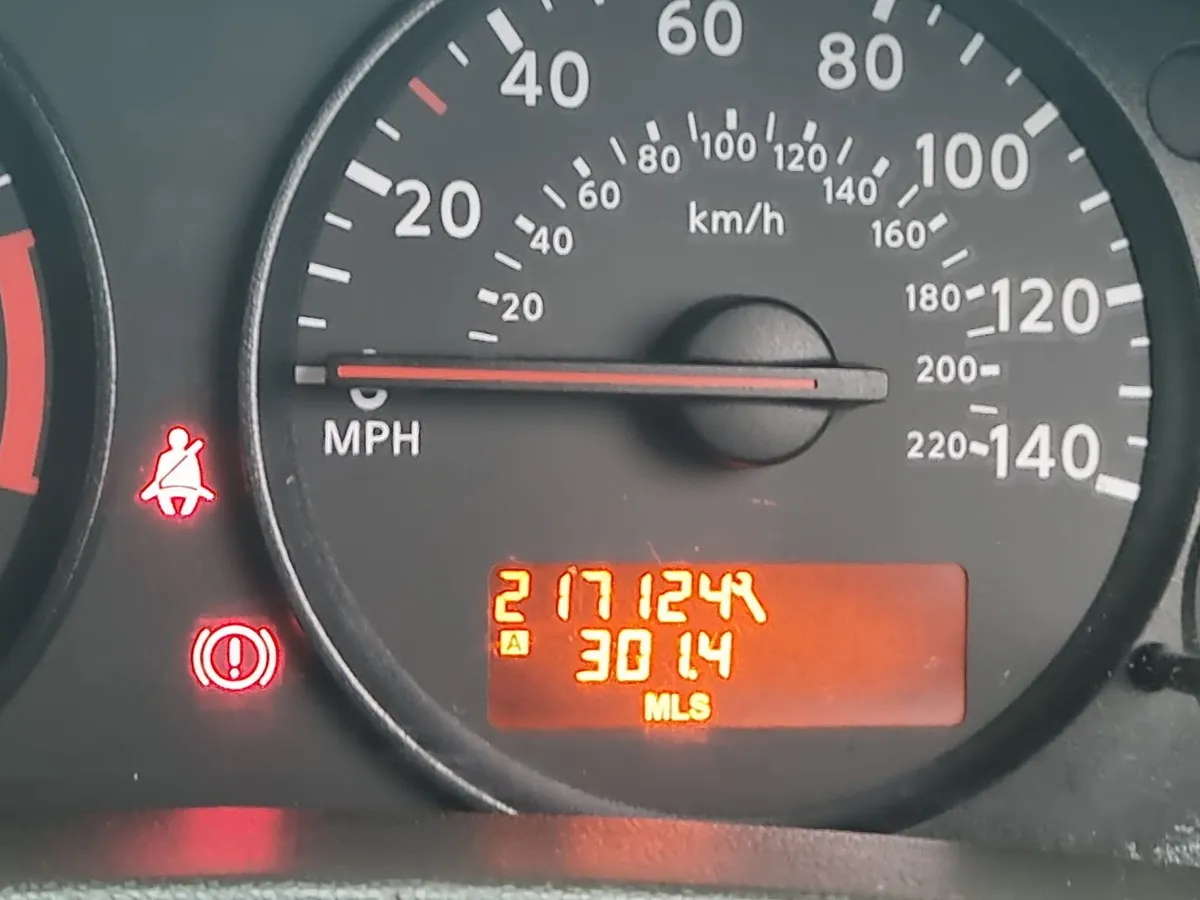 Nissan Navara 2012 - Image 2