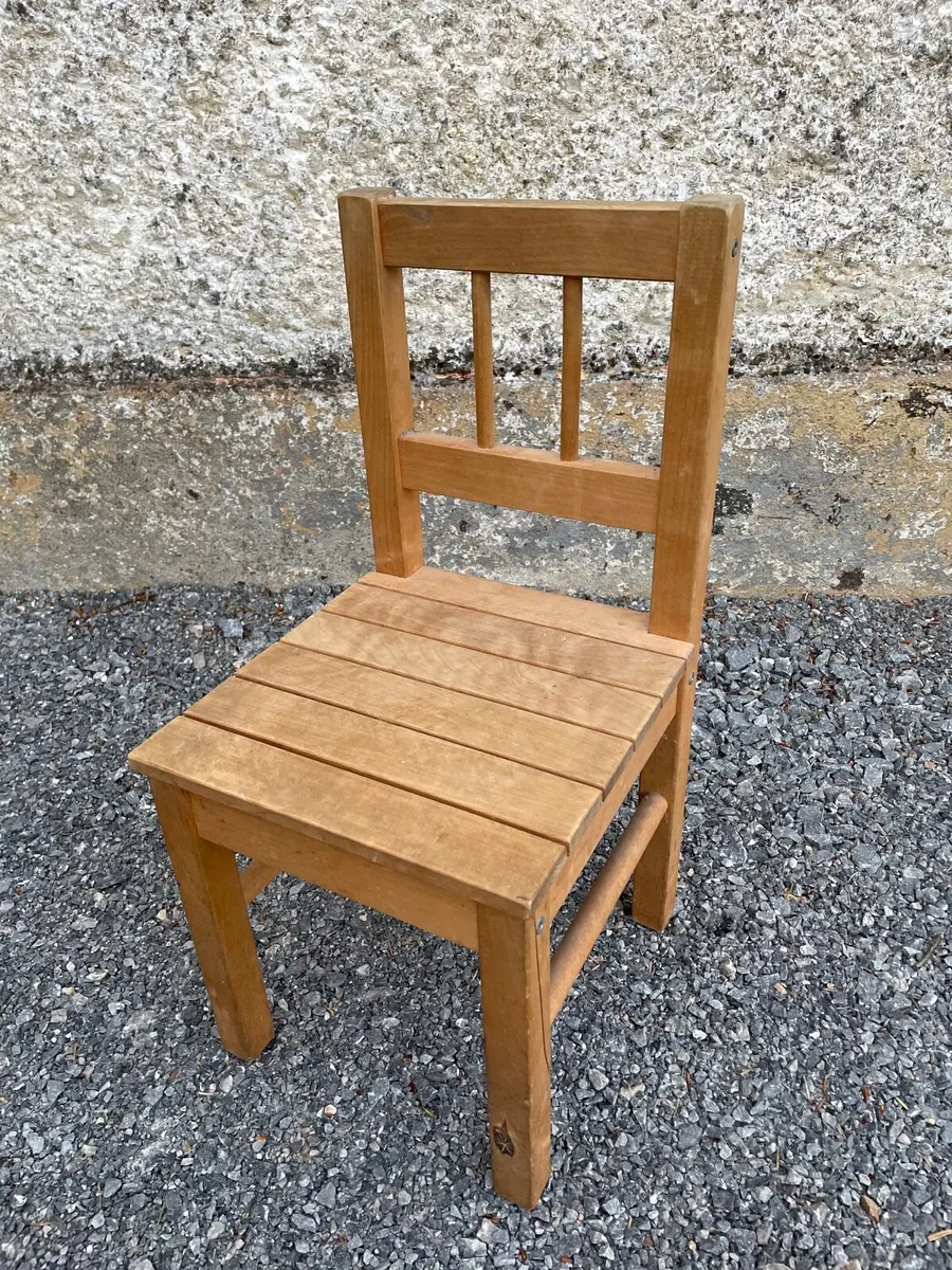 Kids wooden chair - Image 1