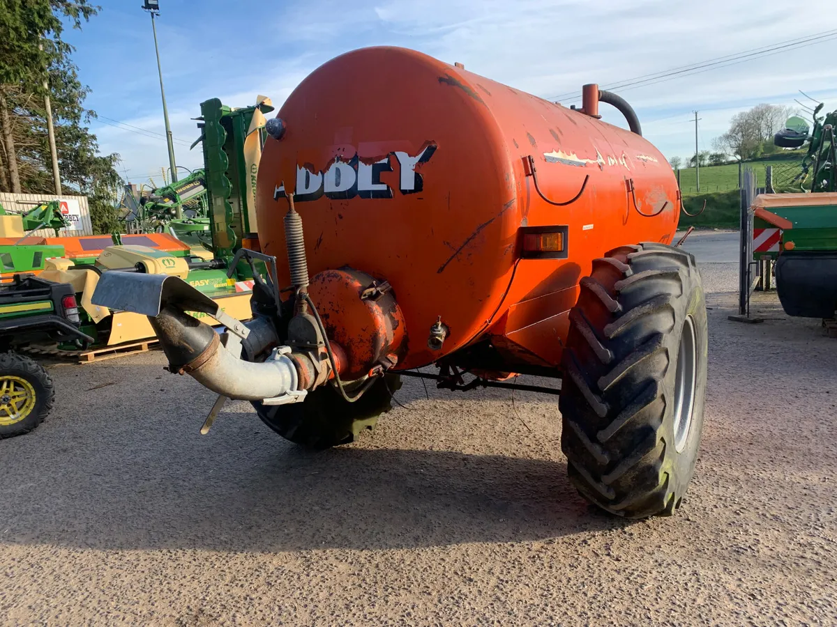 Abbey 1600 tanker - Image 3