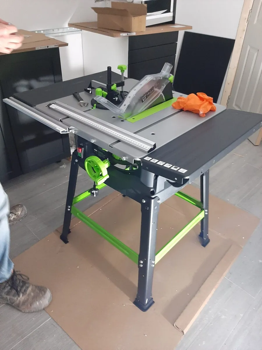 Multipurpose table saw, blade included - Image 1