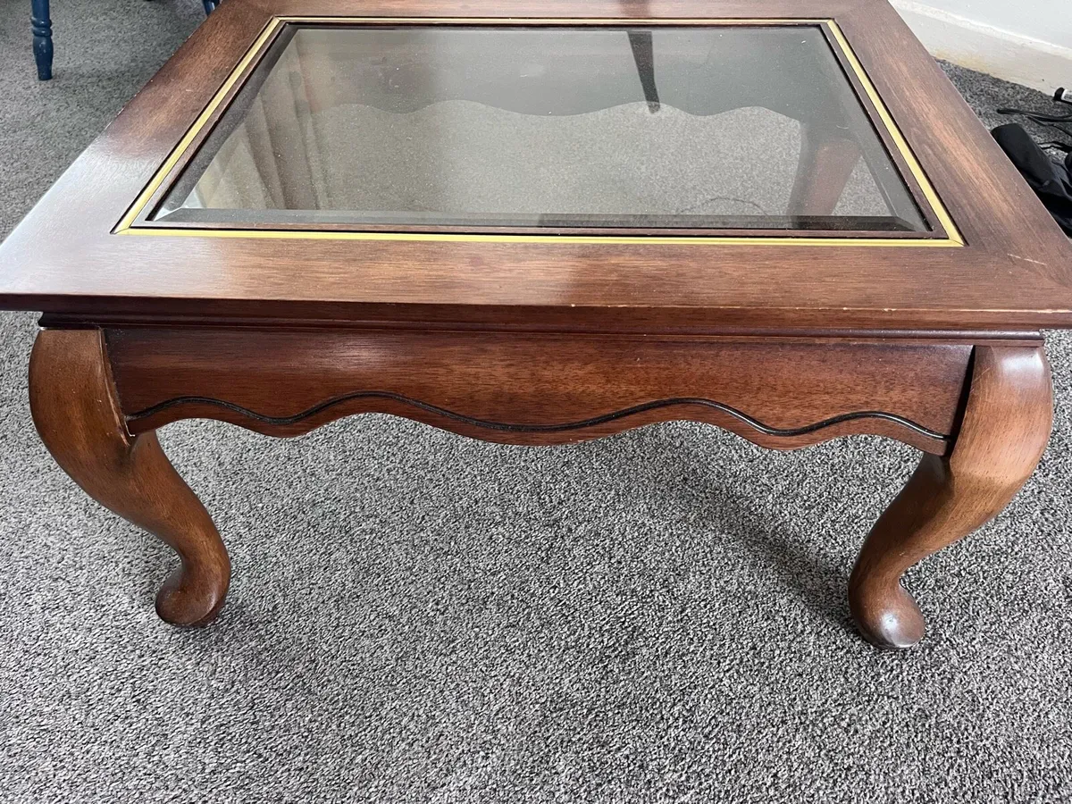 Coffee Table. - Image 1