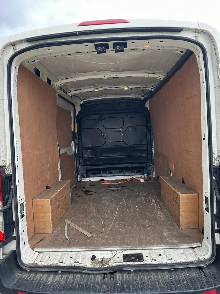 Ford Transit 2023 Cvrt 12/2026 - Image 4