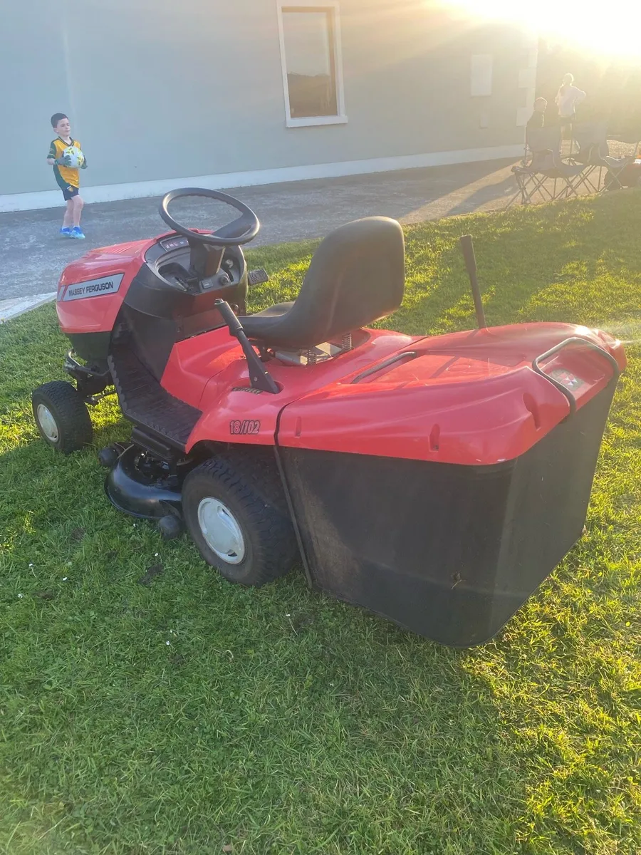 Ride lawnmower for sale - Image 2