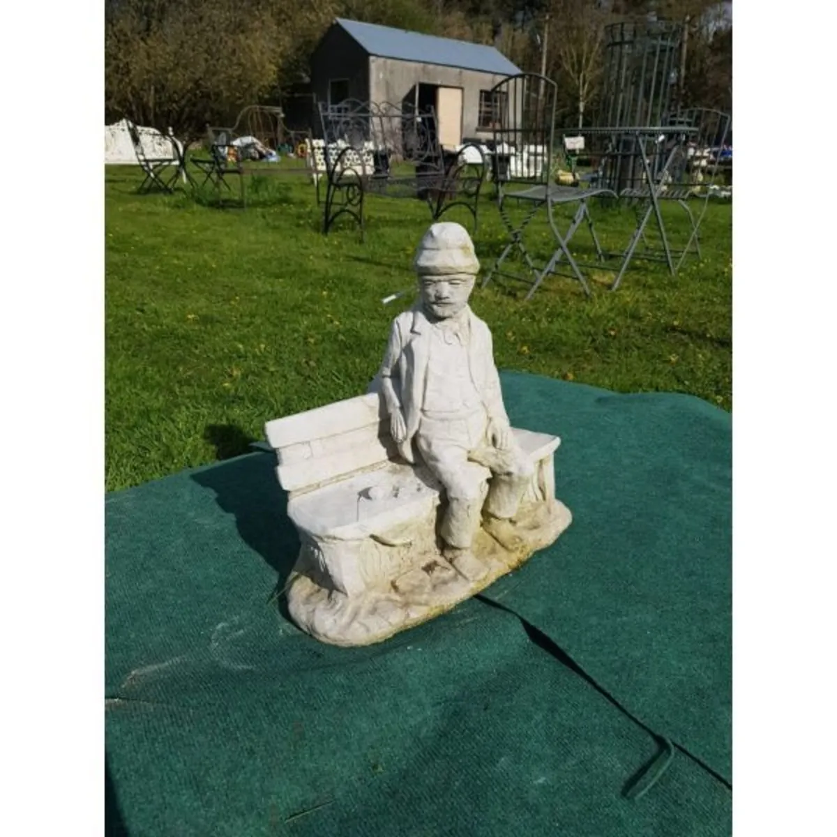 Man on Bench – SS016