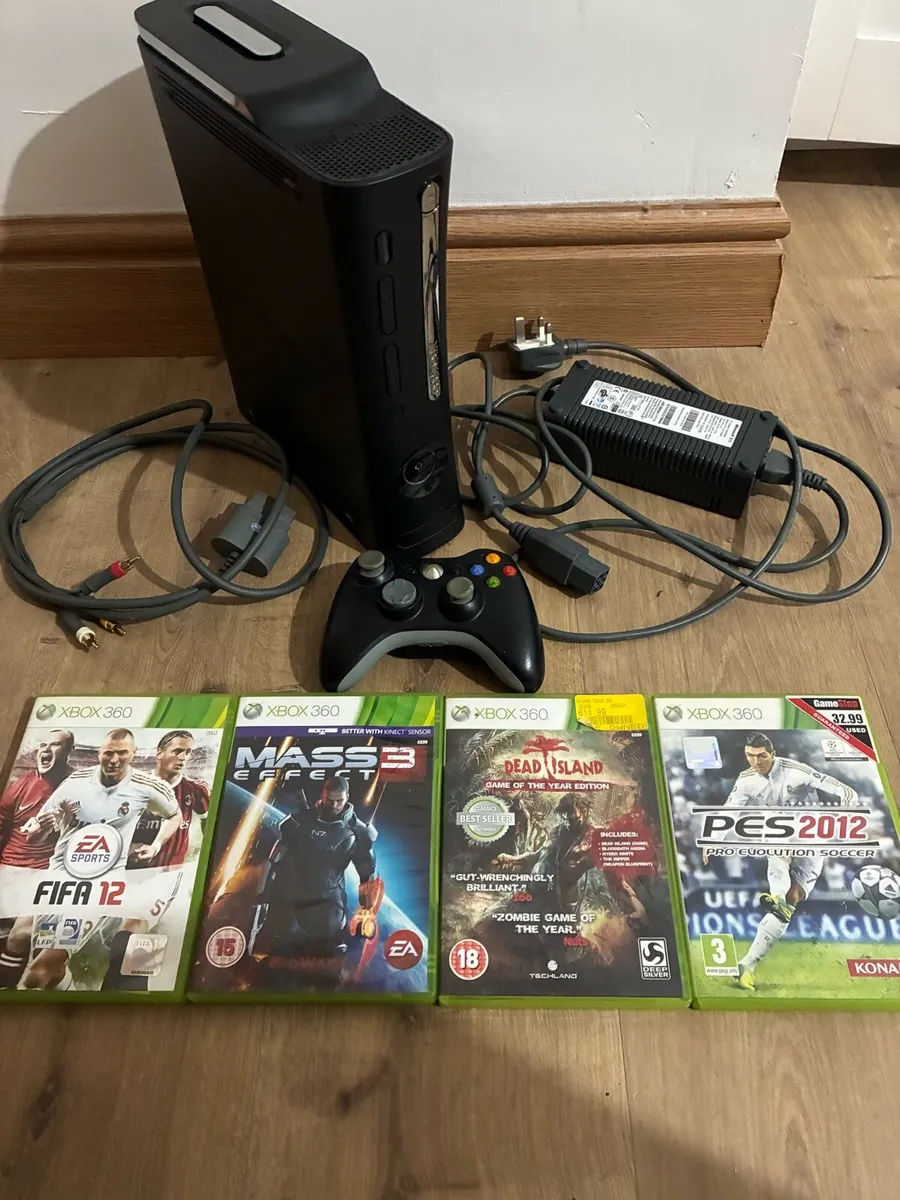 Xbox 360 Pro 120Gb + Controller + 4 Games - Image 1
