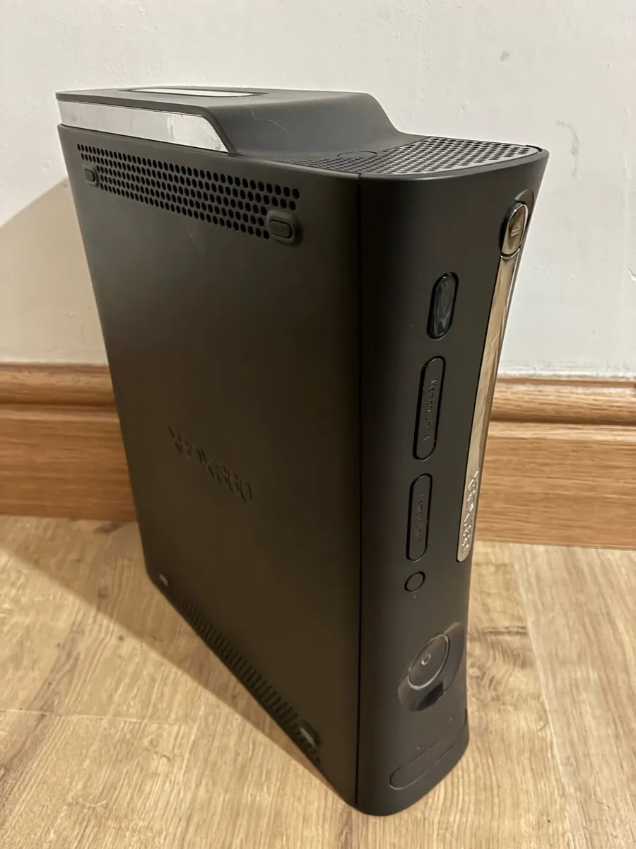 Xbox 360 Pro 120Gb + Controller + 4 Games - Image 4