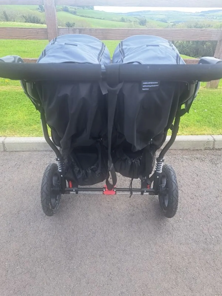 Out n about v4 - Image 3