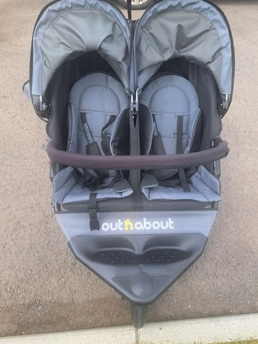 Out n about v4 - Image 4